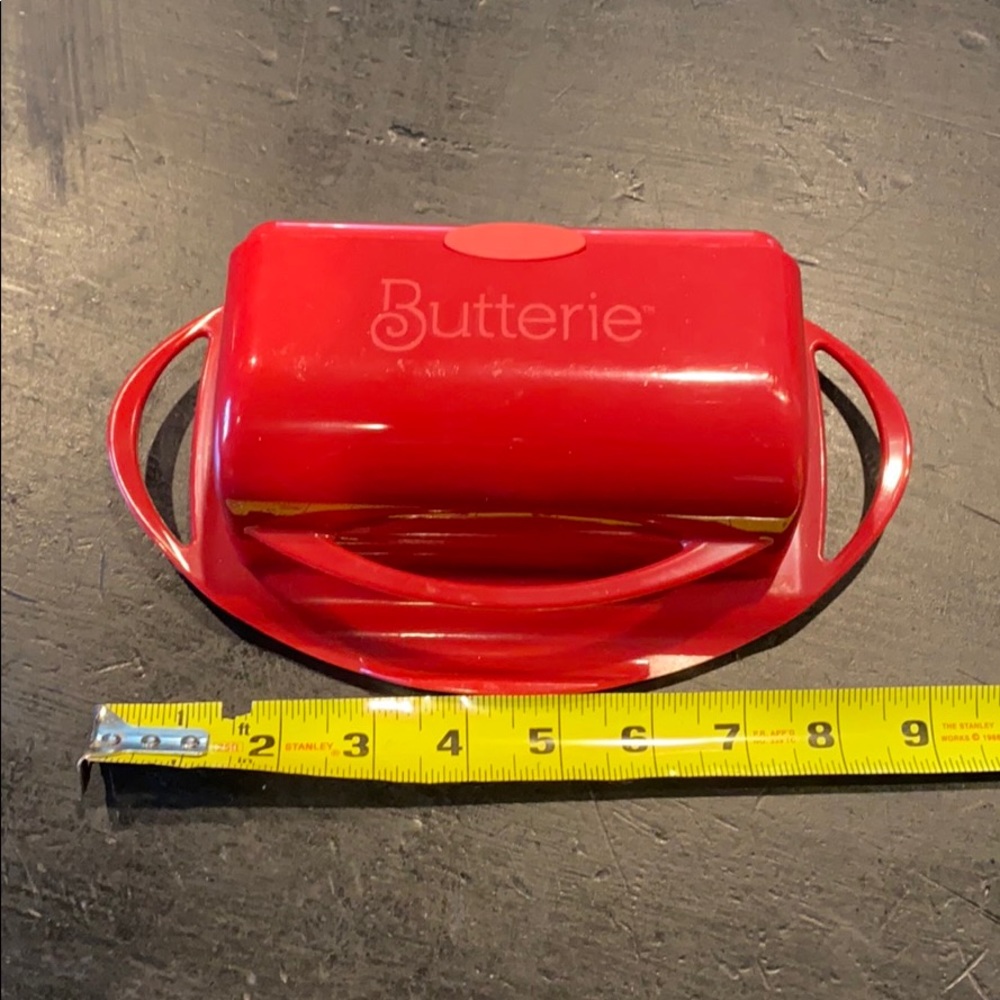 Butter dish